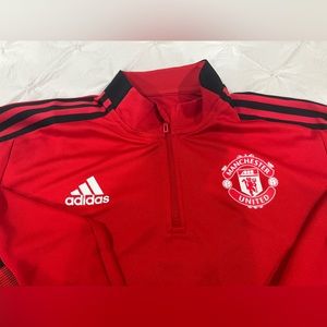 Brand NEW Manchester United half zip pullover, Large